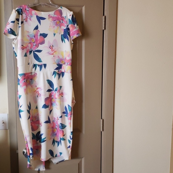 Dress - Picture 2 of 2